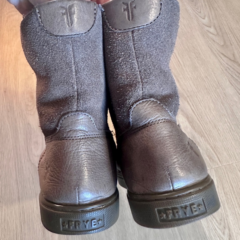 FRYE Gemma Short Shearling Leather and Suede Taupe Grey Brown Boots 8 - Picture 14 of 16